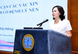 Đẩy mạnh tiêm vaccine cho người lớn, nhất là người có bệnh nền